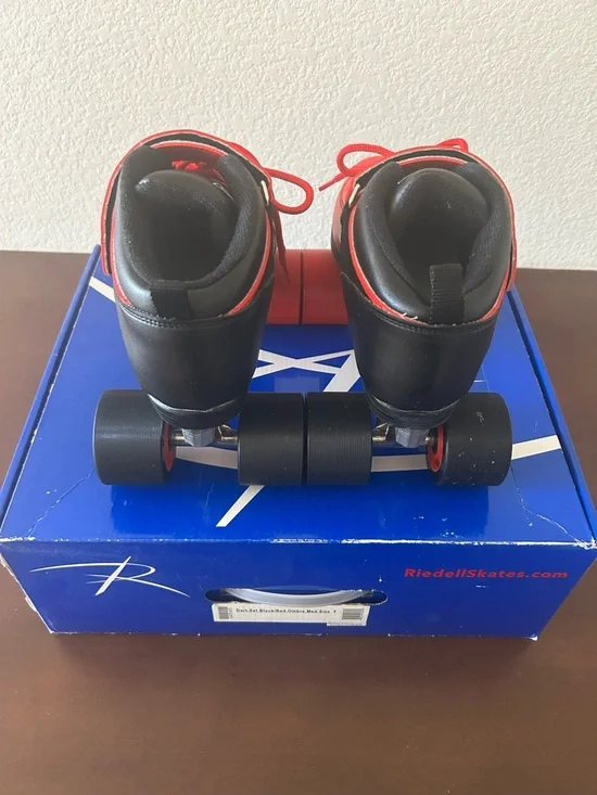 Riedell Dart Black/Red Ombre Quad Roller Skates - Picture 8 of 9